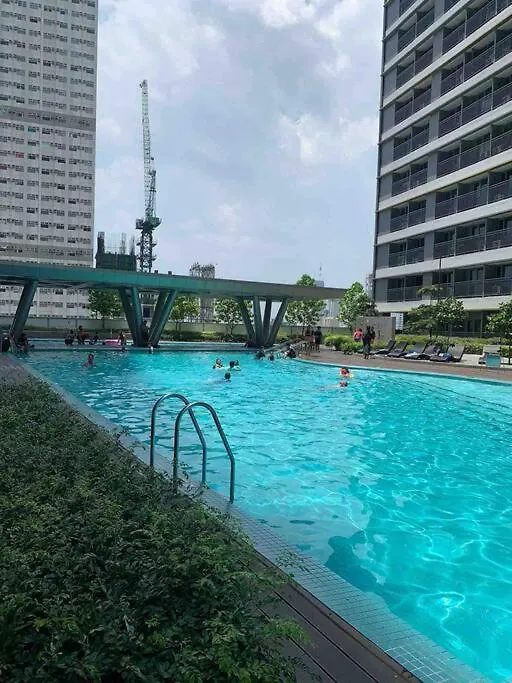 Beautiful 1Br Balcony W/65Uhdtv Wifi Netflix, Pool Apartment Manila