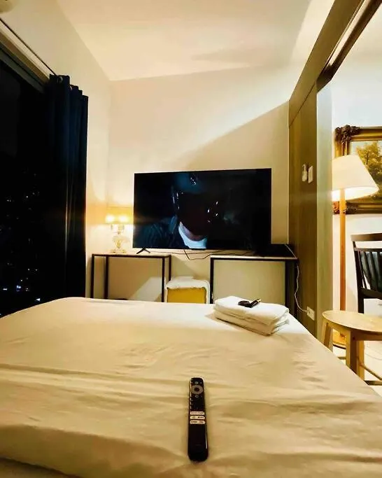 Beautiful 1Br Balcony W/65Uhdtv Wifi Netflix, Pool Apartment Manila 0*,  Philippines