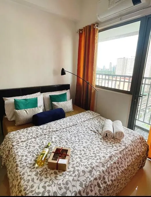 Beautiful 1Br Balcony W/65Uhdtv Wifi Netflix, Pool Apartment Manila Philippines