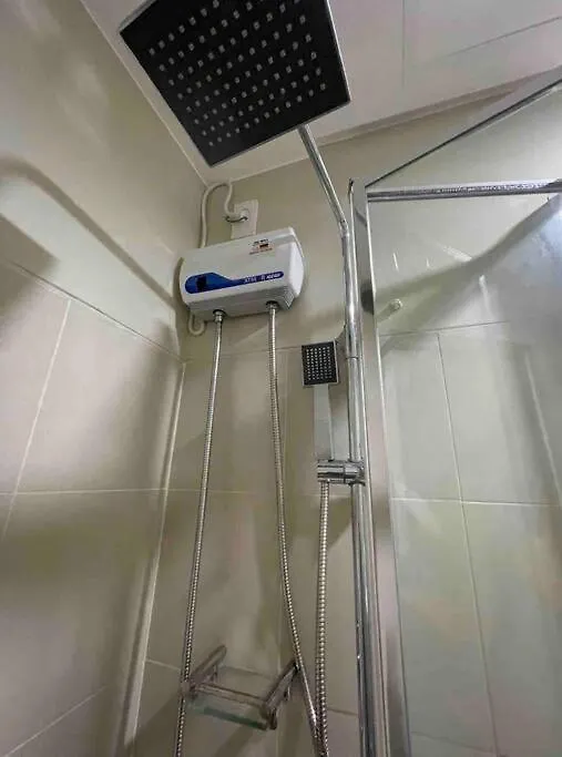 Beautiful 1Br Balcony W/65Uhdtv Wifi Netflix, Pool Apartment Manila