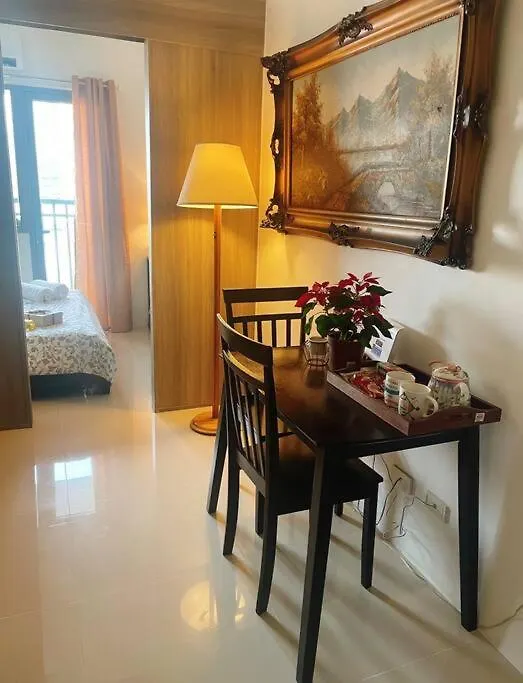 Beautiful 1Br Balcony W/65Uhdtv Wifi Netflix, Pool Apartment Manila